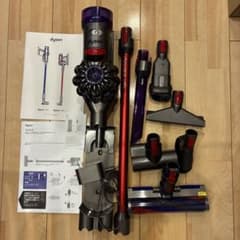 ジャンク品】Dyson ダイソン v8 Slim Fluffy+ - メルカリ