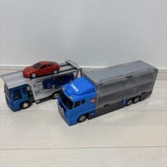 トミカ TOMICA おかたづけコンボイ トイコー　イスズ　カーキャリア　セットのサムネイル