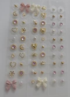 耳ツボジュエリー60粒 金アレ対応 - メルカリ