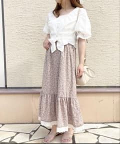 裾レース花柄スカートのサムネイル