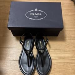 PRADA プラダ トングサンダル ブラックのサムネイル