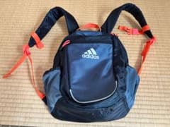 adidas カジュアルリュック 黒・オレンジのサムネイル