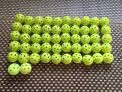 穴あきプラスチックボールのサムネイル