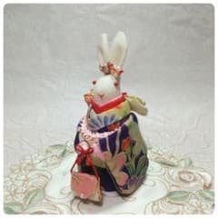 ちりめん細工 おでかけうさぎ - メルカリ