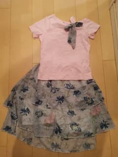 セットアップ　スカート　Tシャツ　花柄のサムネイル