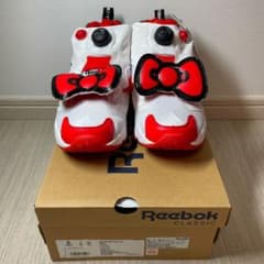 うさぎ様専用　Reebok リーボック　 PUMP FURY ハローキティコラボのサムネイル