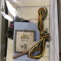 フェリシモ　刺繍キット　107のサムネイル