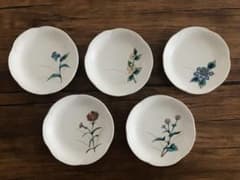 【最終値下げ】九谷焼 4号皿揃 草花絵変り 5枚セット(豆皿)のサムネイル