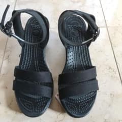 【お値下げ♡】crocs サンダルのサムネイル