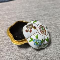 アンティーク☆七宝焼☆花柄の白磁香合 金縁付き☆小物入れ