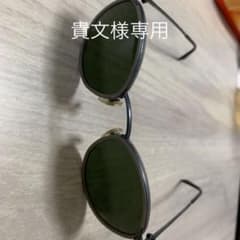 サングラスのサムネイル
