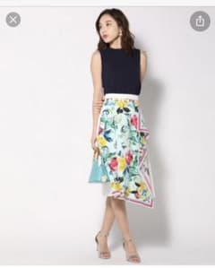 美品♡クィーンズコート　レモン柄スカーフアシメスカートのサムネイル