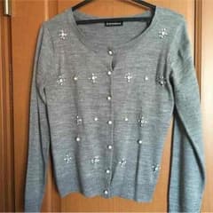 グレー ビジューカーデのサムネイル