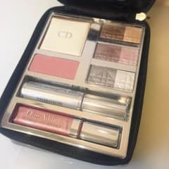 【トットコ様専用】Dior ホリディコレクション メイクパレットのサムネイル