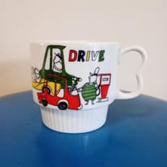 レトロ　マグカップ　車とキャラクター　ヴィンテージ　昭和　コーヒーカップのサムネイル