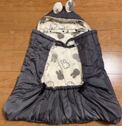 【新品未使用】抱っこ紐　ケープ　ミッフィーのサムネイル