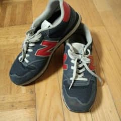 new balanceのサムネイル