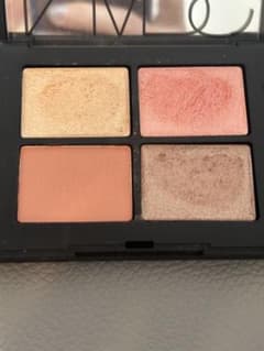 NARS クワッドアイシャドー 01801のサムネイル