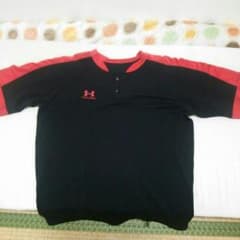アンダーアーマーのTシャツのサムネイル
