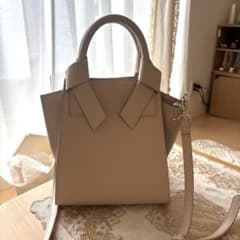 2WAYバッグ　NATURALBEAUTYBASIC リボンハンドルトートのサムネイル