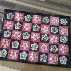 花柄デザインの布製マット 約40cm x 30cmのサムネイル