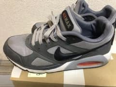 NIKEスニーカーのサムネイル