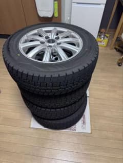 ダンロップ スタッドレスタイヤ 4本ホイール付き195/65R15 ほぼ新品