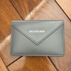 BALENCIAGA 名刺入れ パスケース 本革 ミニ財布 マチ有 ボタン - メルカリ