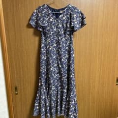 最終値下げ！花柄 ロングワンピースのサムネイル