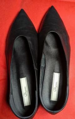 Dhyana. 金子綾 本革 ポインテッドフラットシューズ 25.5cm - メルカリ