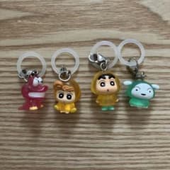 クレヨンしんちゃん　めじるしアクセサリー　ガチャガチャ　まとめのサムネイル