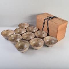 茶道具　河合瑞豊作　刷毛目　三島　数茶碗　十客　共箱　M　R9383H 茶道具 河合瑞豊作 刷毛目 三島 数茶碗 十客 共箱 M R9383H - メルカリ