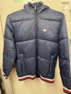銀*ん様 TOMMY HILFIGER ネイビー ダウンジャケット XLのサムネイル