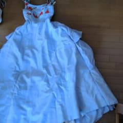 ウエディングドレスのサムネイル