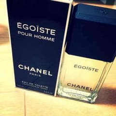 CHANEL 香水のサムネイル