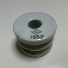 1952年刻印 レトロ磁器碍子 菱形S.Iロゴ 手のひらサイズのサムネイル