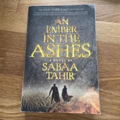 An Ember in the Ashes by Sabaa Tahirのサムネイル