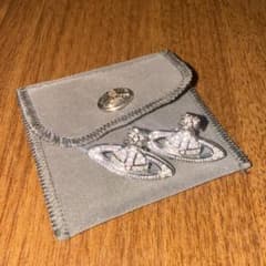 Vivienne Westwood オーブ ピアス シルバーカラーのサムネイル