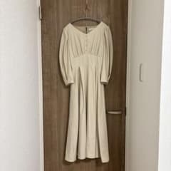 natural couture ベージュ Vネック ワンピース Fのサムネイル