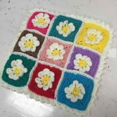 可愛すぎ♡手編みの座布団♡のサムネイル