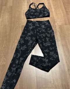 値下げ中  ヨガウェア セットのサムネイル