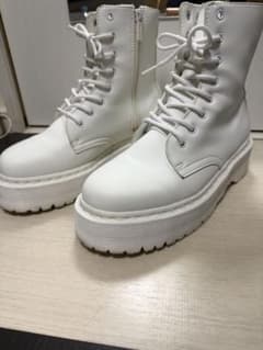 Dr.Martens ドクターマーチン ヴィーガンレザー オールホワイト - メルカリ