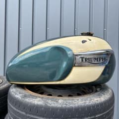 TRIUMPH バイクタンク オールドトライアンフ　ビンテージ TRIUMPH バイクタンク オールドトライアンフ ビンテージ - メルカリ