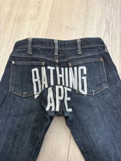 【超希少】A BATHING APE デニム NIGO期 バックプリント 黒 Ｓ A BATHING APE デニムパンツ バックプリント - メルカリ