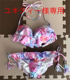 水着 ビキニ 花柄のサムネイル