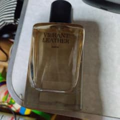 ZARA VIBRANT LEATHER 香水のサムネイル