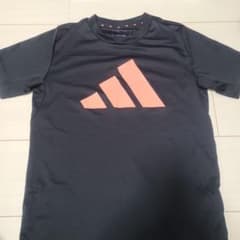 adidas ブラックー Tシャツのサムネイル