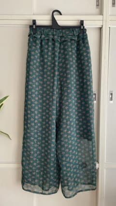 【値下げしました！】柄パンツのサムネイル
