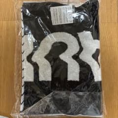 vaundyロゴ入りタオル 黒とオレンジ 二色セット vaundyロゴ入りタオル 黒とオレンジ 二色セット - メルカリ