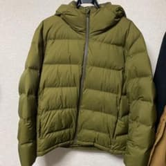 ユニクロ シームレスダウン ダウンジャケットのサムネイル